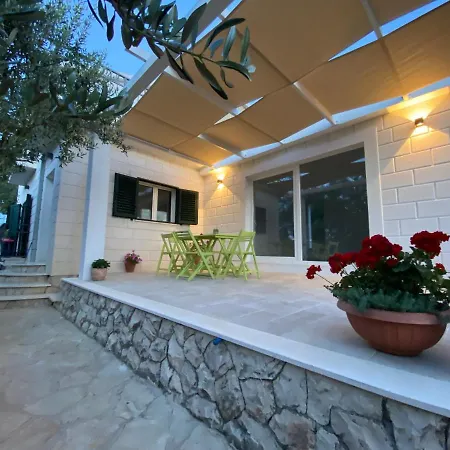 Ferienhaus Holiday Manuela Trogir